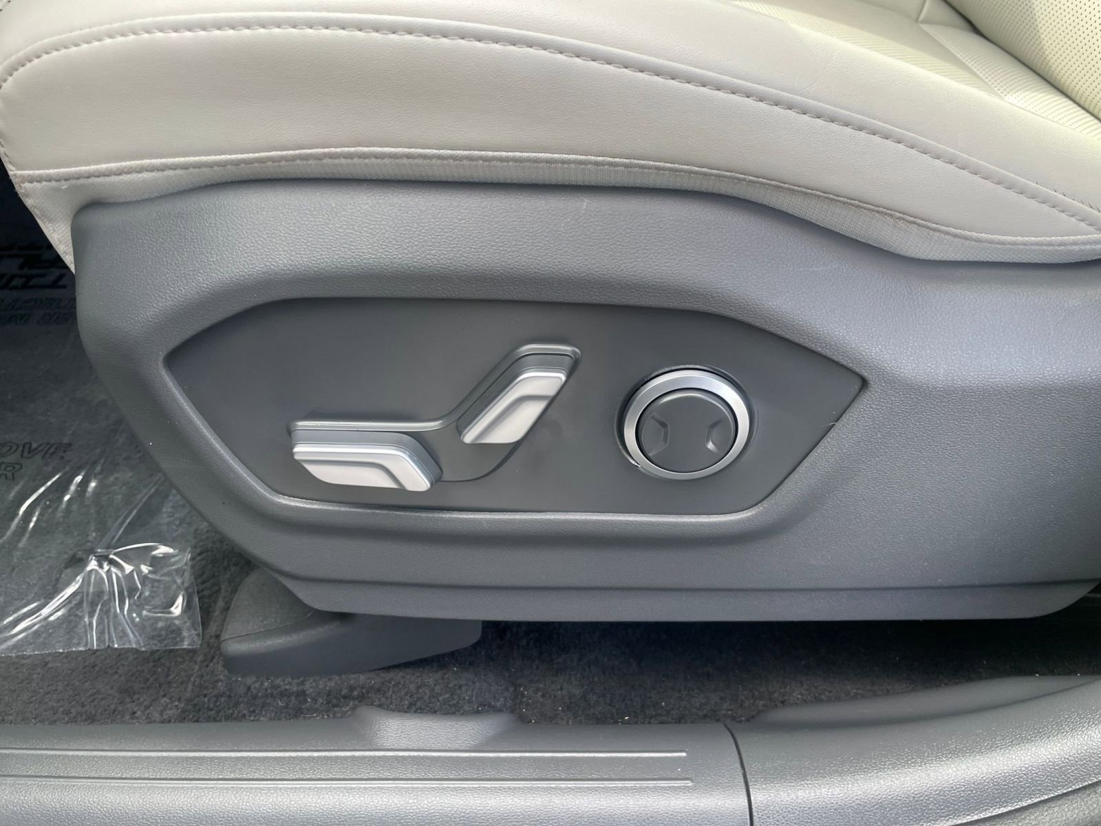 Used 2025 Hyundai Santa Fe SEL image 23