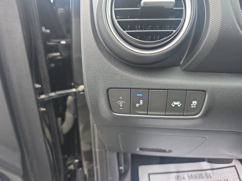 Used 2019 Hyundai Kona SEL FWD image 17