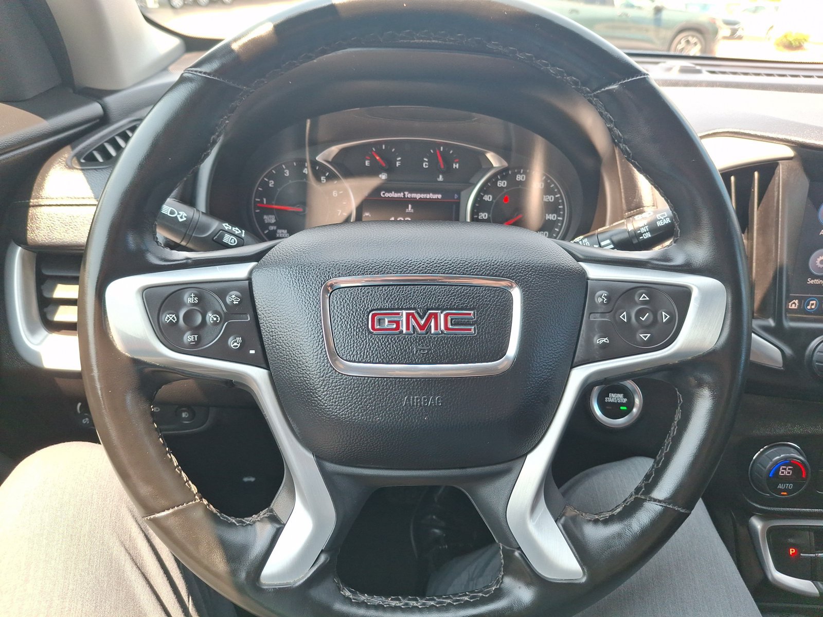 Used 2024 GMC Terrain SLT AWD/4WD image 20