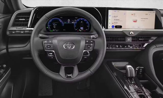 Used 2024 Toyota Crown Limited video 4