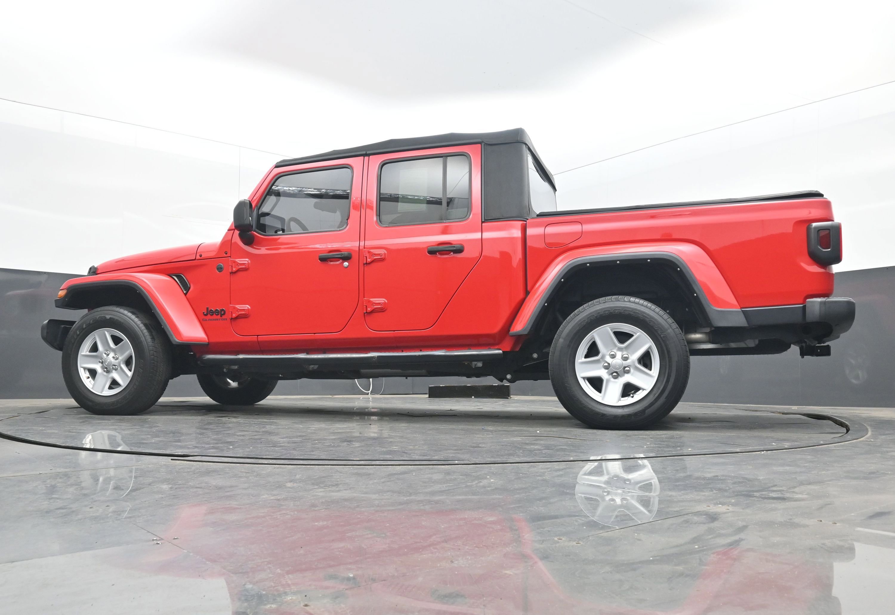 Used 2022 Jeep Gladiator Sport image 24