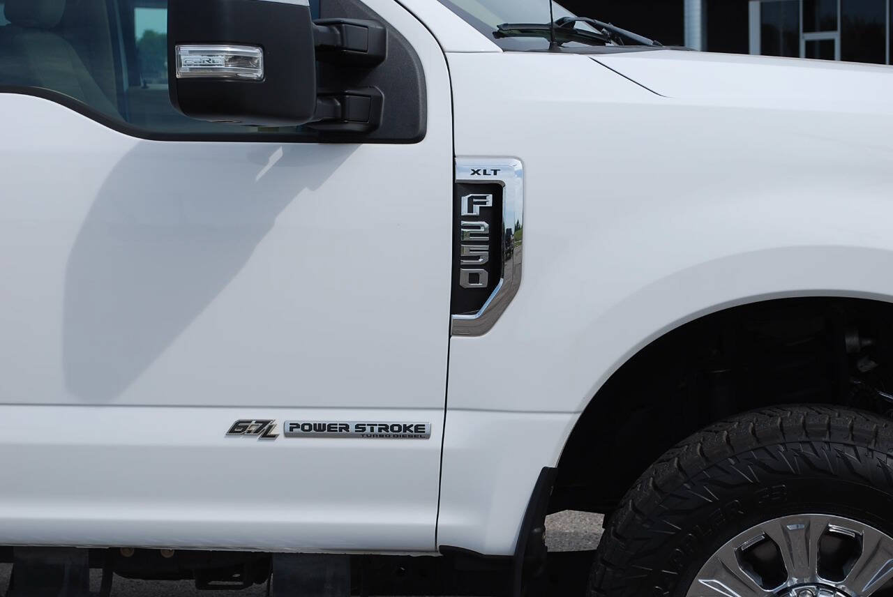Used 2019 Ford F250 XLT w/ XLT Premium Package AWD/4WD image 8