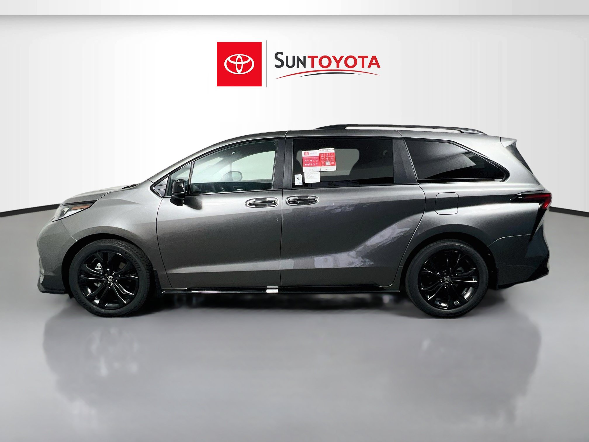 New 2026 Toyota Sienna XSE FWD image 7