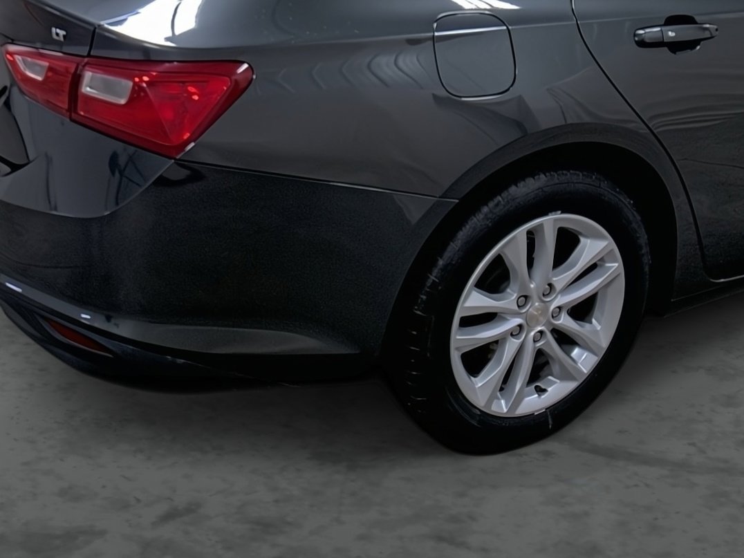 Used 2017 Chevrolet Malibu LT w/ Leather Package image 12