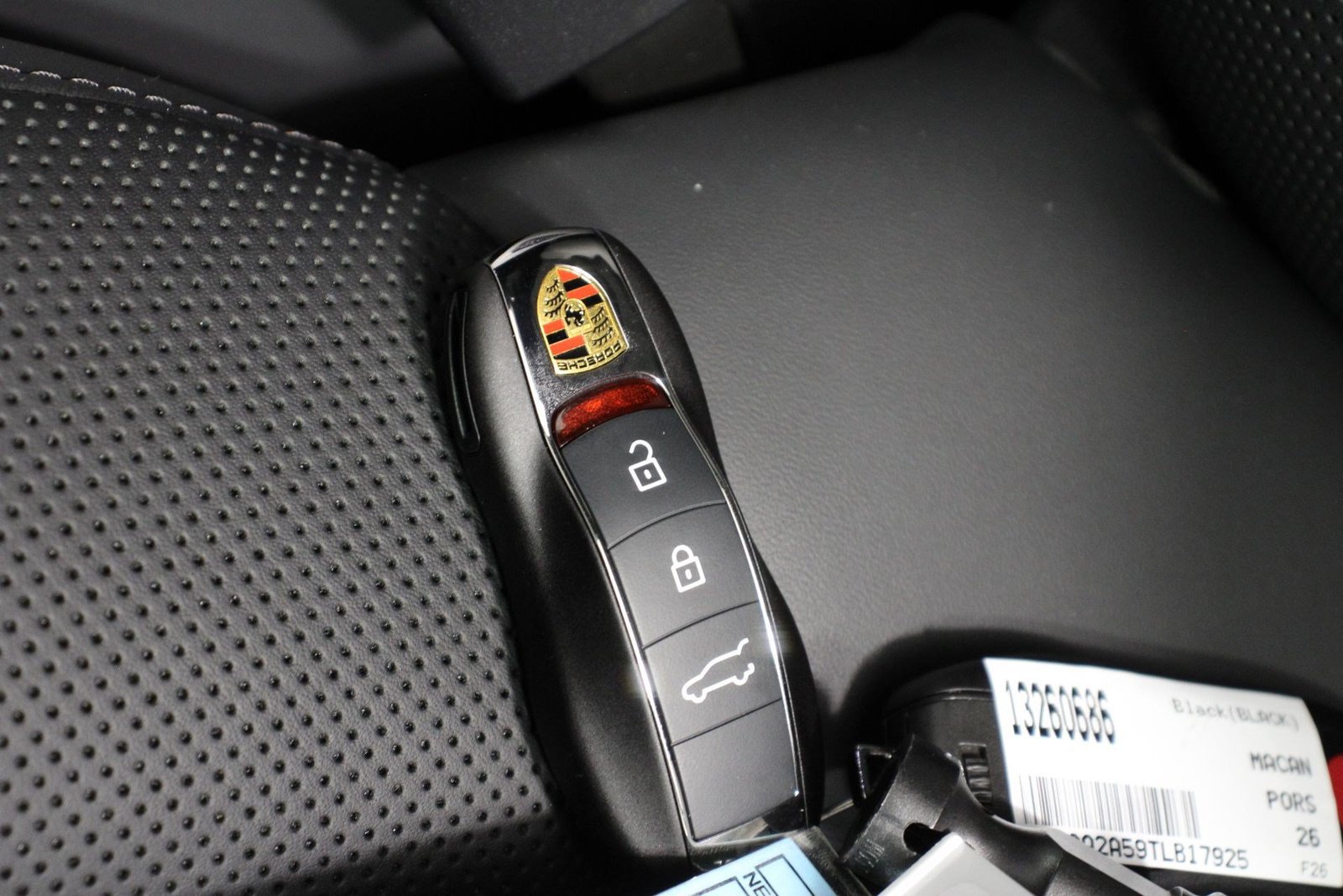 New 2026 Porsche Macan AWD/4WD image 23