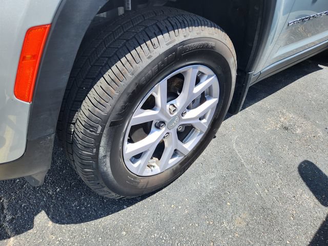 Used 2022 Jeep Grand Cherokee Limited w/ MOPAR Finishing Package AWD/4WD image 22