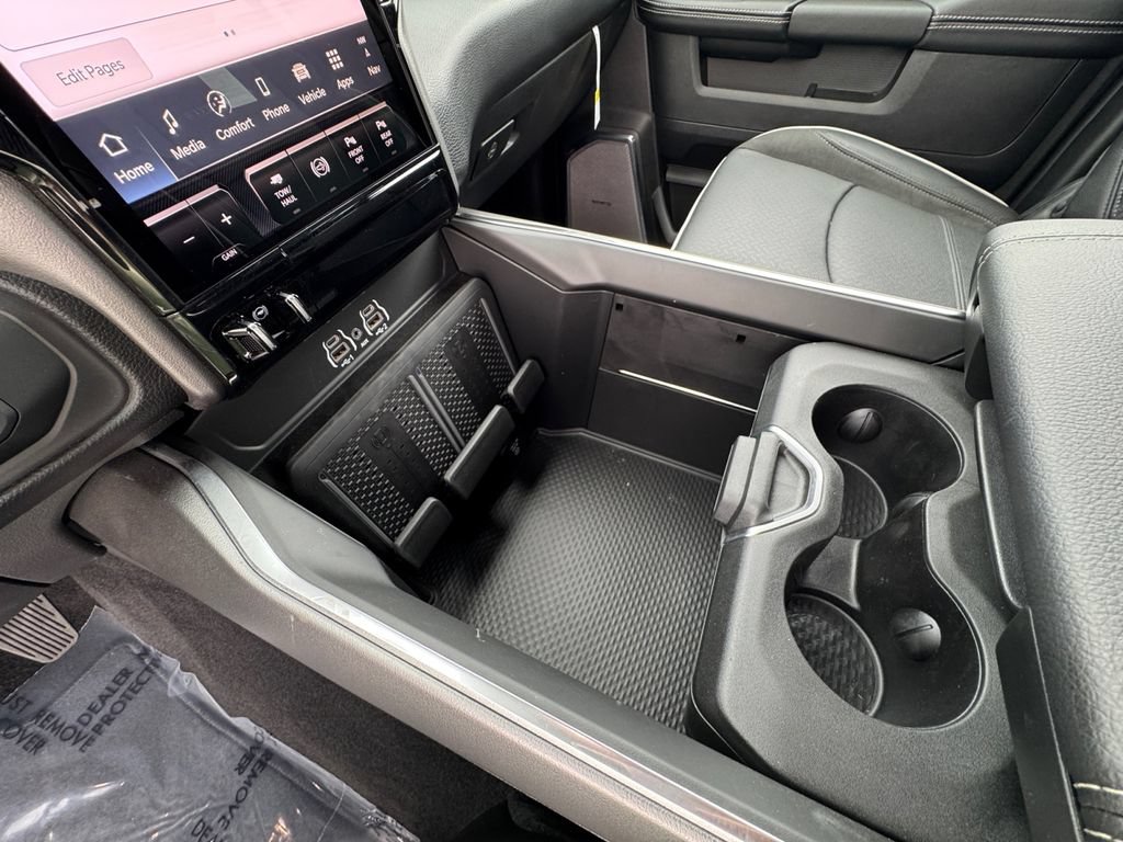 New 2026 RAM 3500 Laramie AWD/4WD image 29