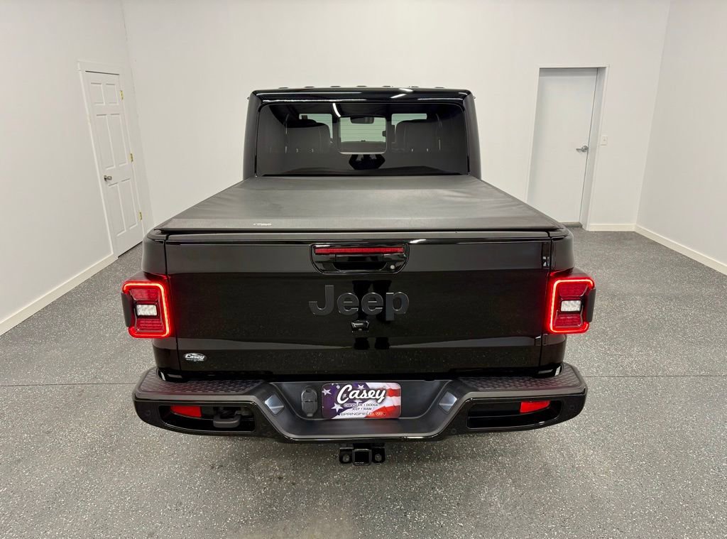 Used 2022 Jeep Gladiator Overland image 11