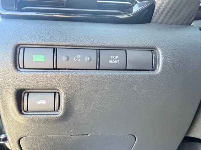 Certified 2024 Nissan Sentra SR w/ SR Premium Package FWD image 12