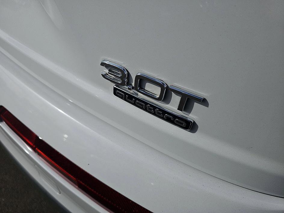 Used 2018 Audi Q7 3.0T Prestige image 9