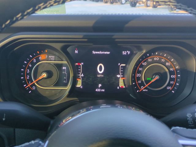 New 2025 Jeep Wrangler Unlimited Sahara w/ Technology Group AWD/4WD image 13