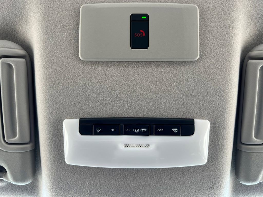 New 2025 Nissan Versa SR image 7