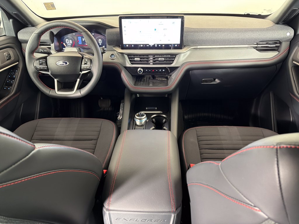 Used 2025 Ford Explorer ST-Line w/ Premium Package AWD/4WD image 25