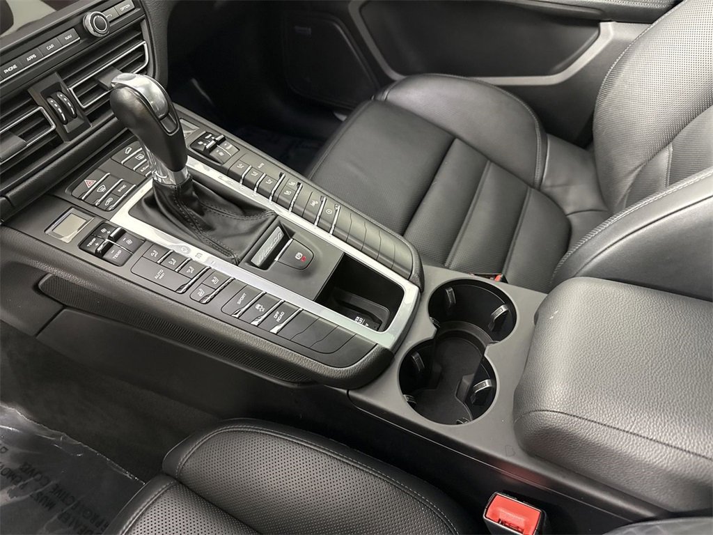 Certified 2021 Porsche Macan S image 32