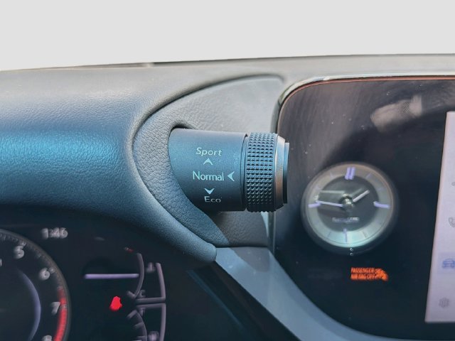Used 2025 Lexus ES 350 w/ Technology Package FWD image 29
