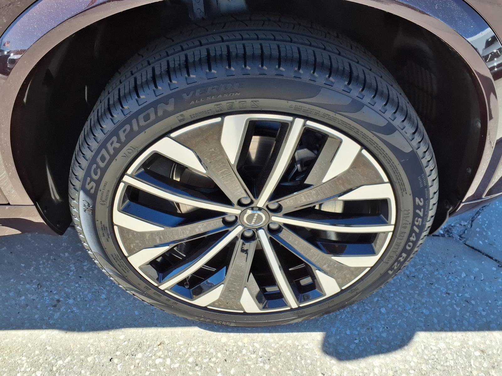 New 2026 Volvo XC90 B5 Core w/ Protection Package Premier image 9