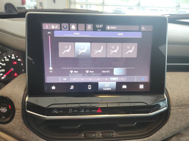 Used 2023 Jeep Compass Latitude w/ Sun and Sound Group AWD/4WD image 27