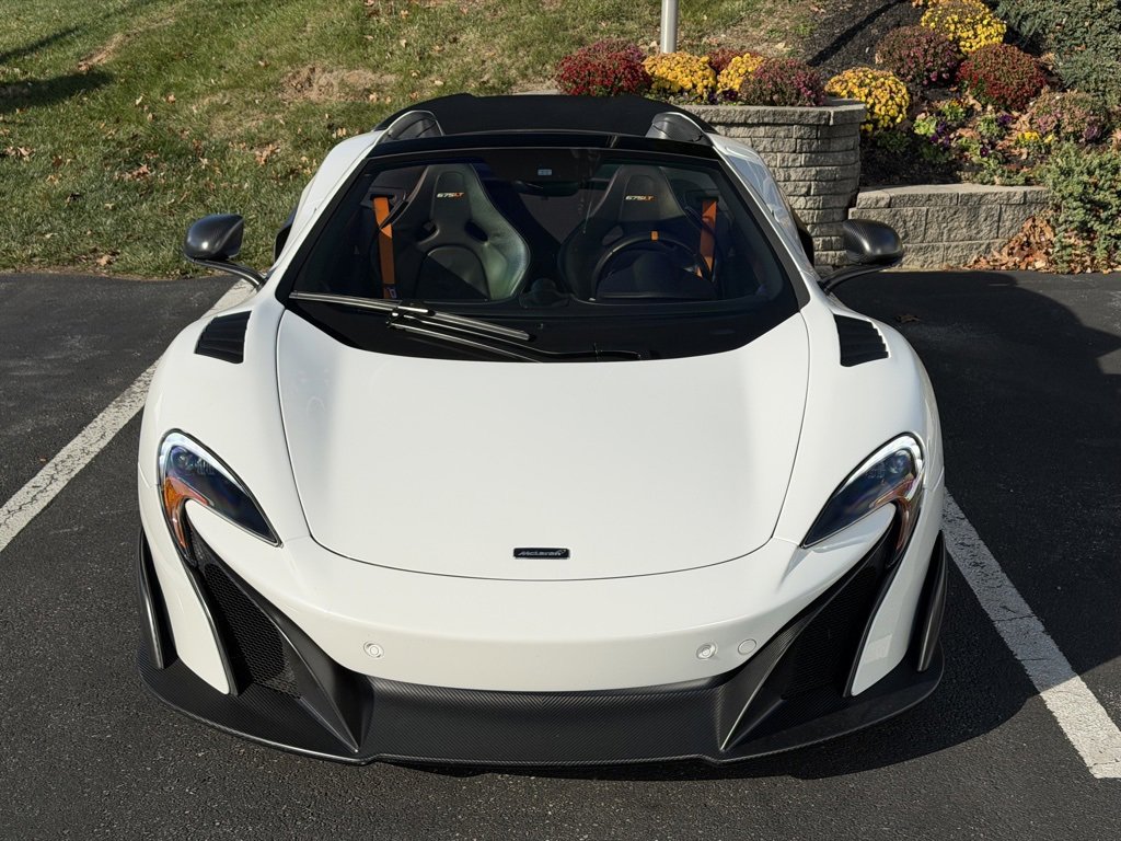 Used 2016 McLaren 675LT Spider image 3