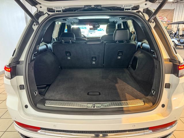 Used 2022 Jeep Grand Cherokee Overland w/ Luxury Tech Group IV image 25