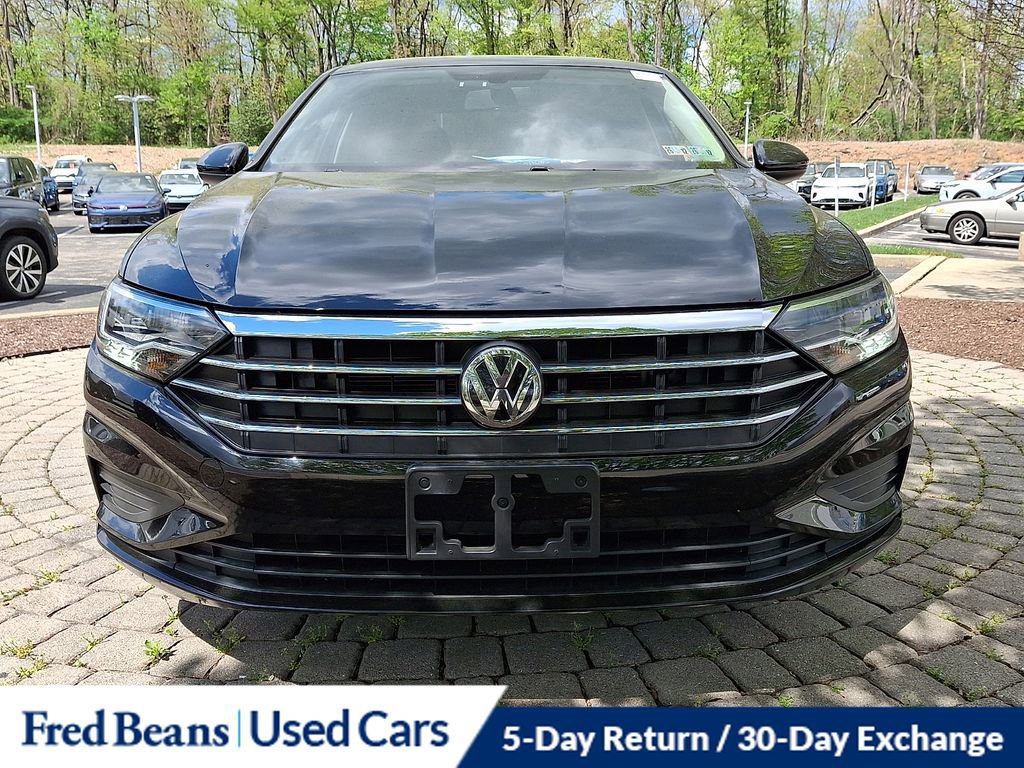 Used 2019 Volkswagen Jetta SE w/ Cold Weather Package image 2
