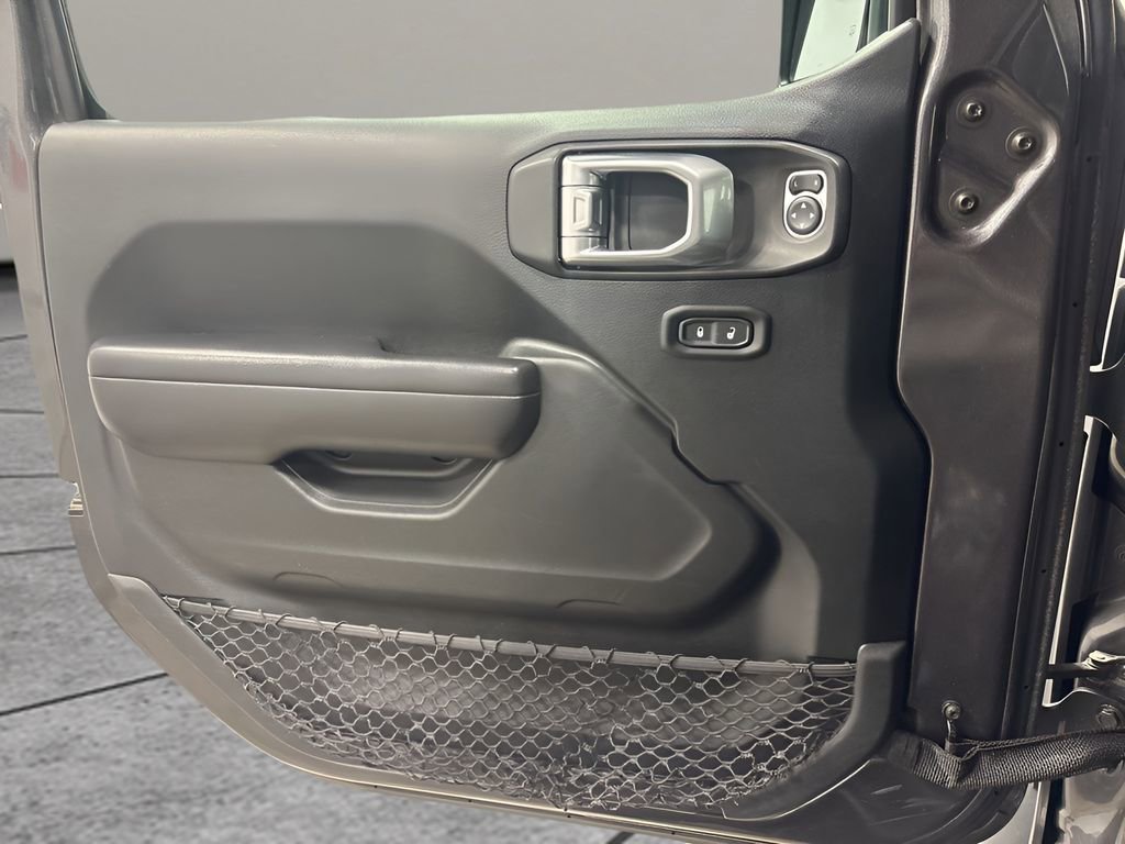 Used 2020 Jeep Wrangler Sport AWD/4WD image 17