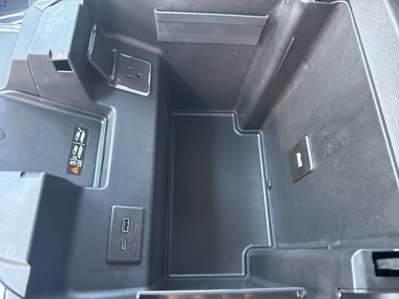 New 2025 GMC Sierra 3500 SLT w/ SLT Convenience Package image 25