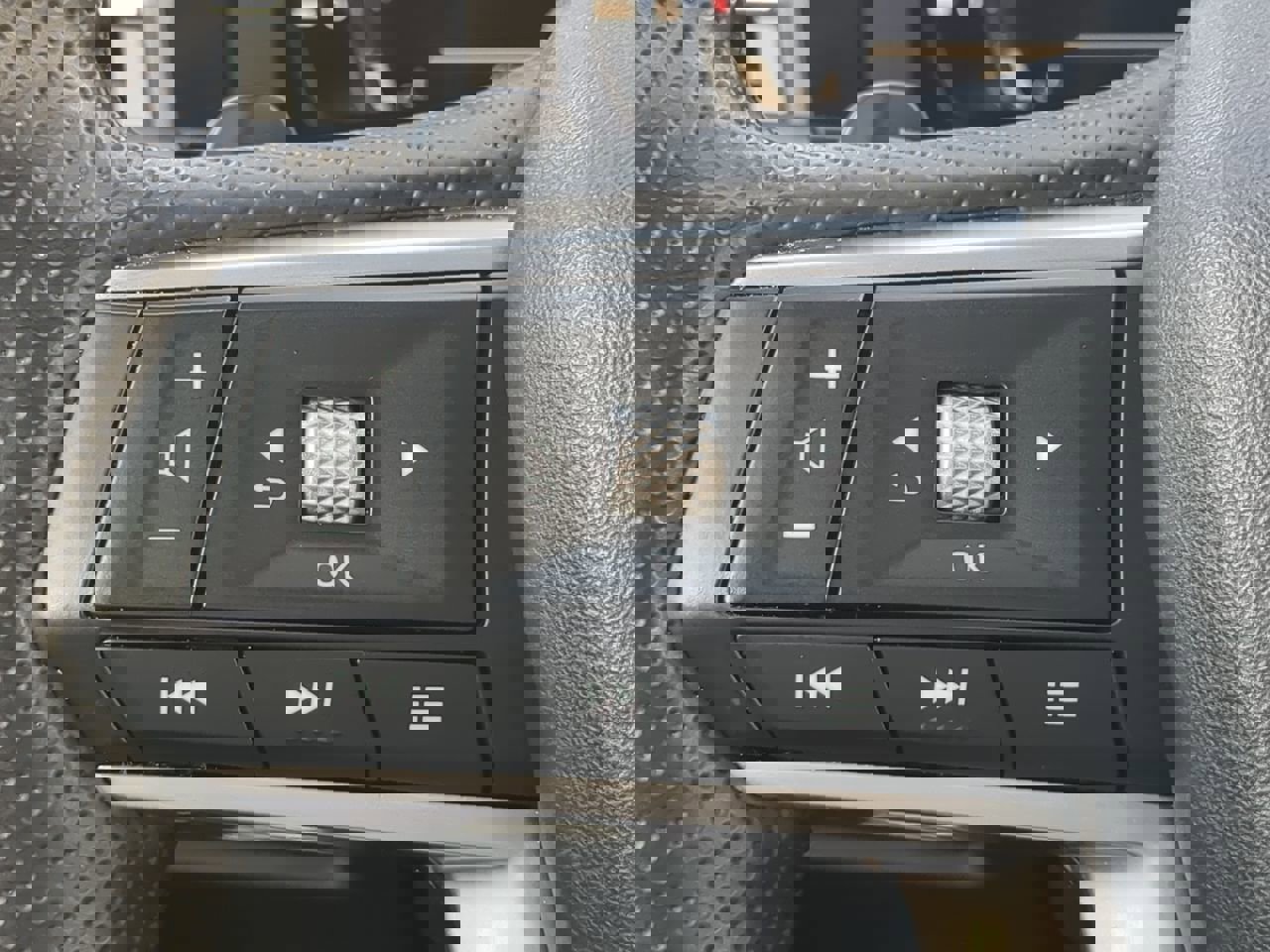 Used 2024 Mitsubishi Outlander SE Black Edition image 27