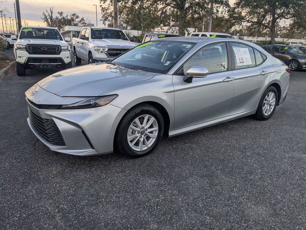 Used 2025 Toyota Camry LE image 8