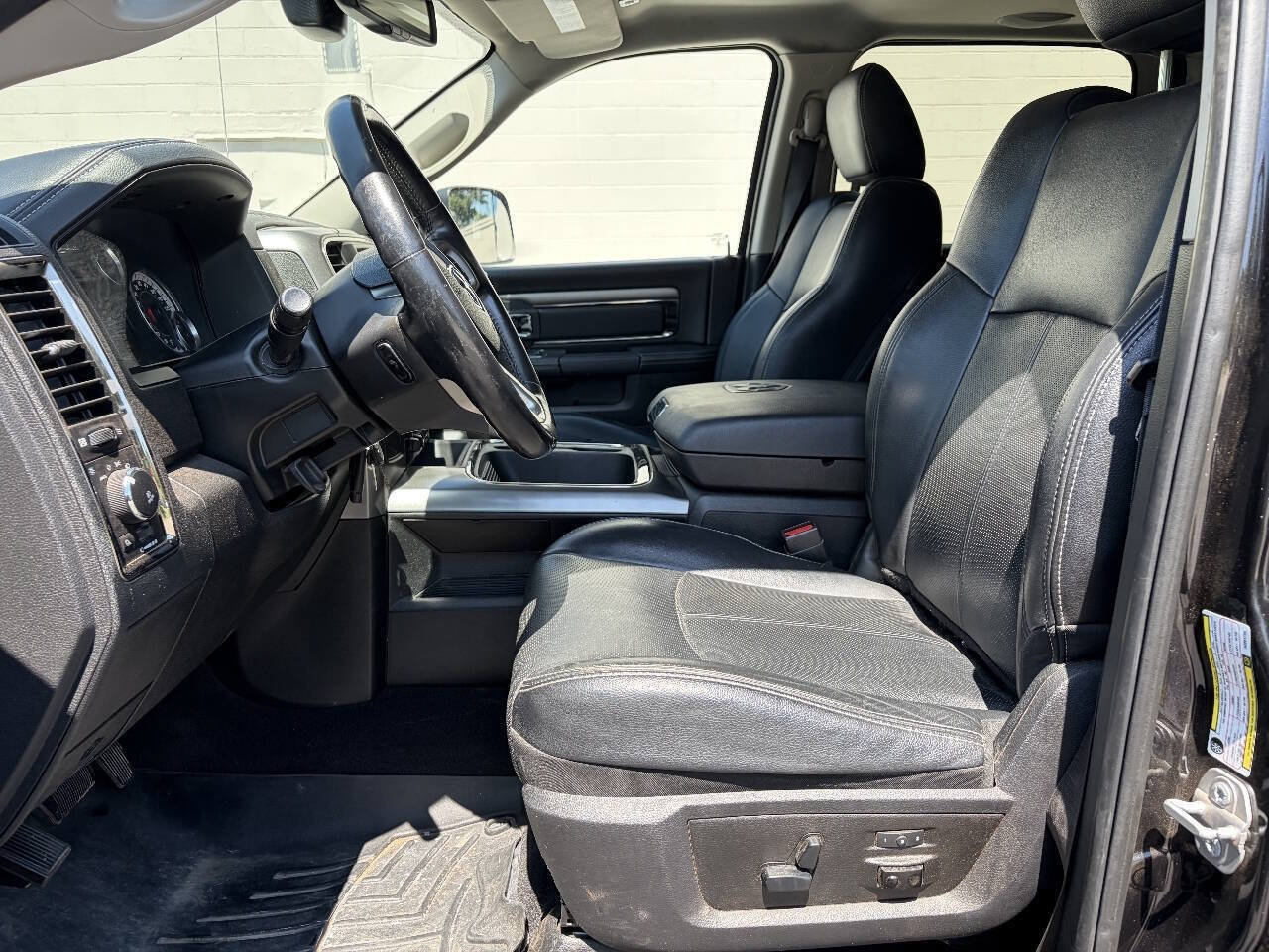 Used 2018 RAM 2500 Laramie w/ Sport Appearance Group AWD/4WD image 39