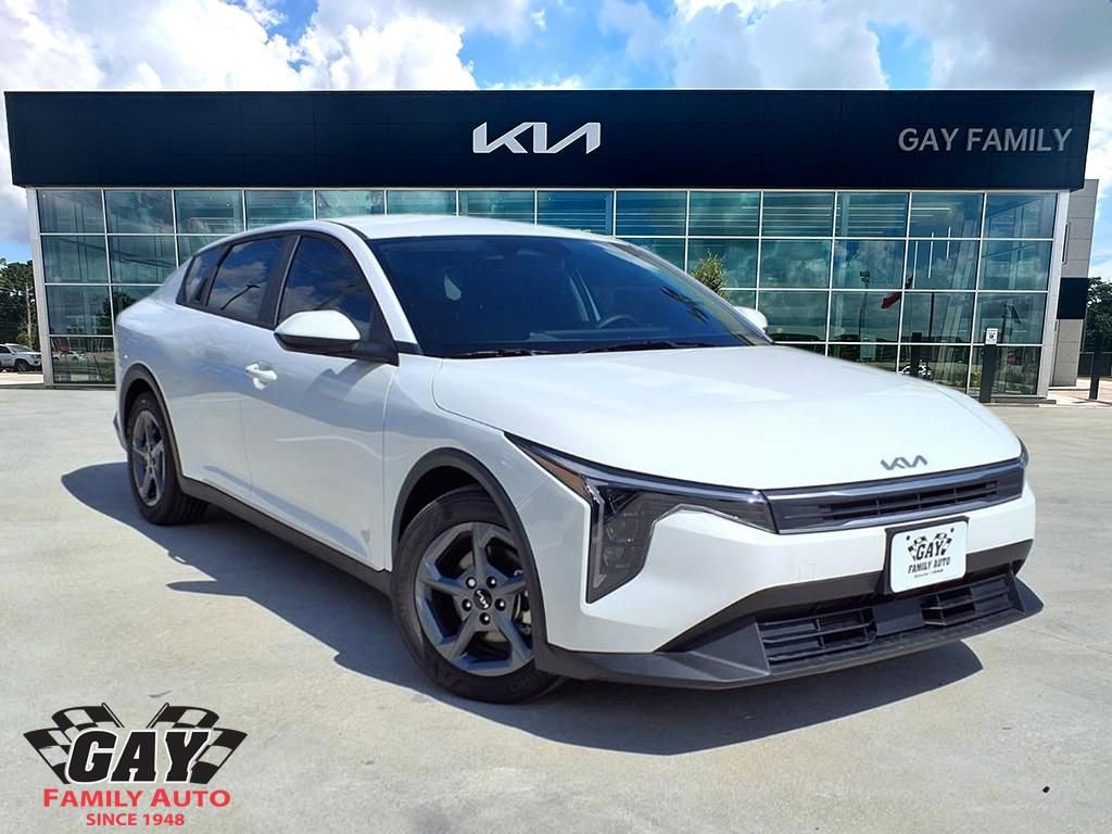 New 2025 Kia K4 LXS