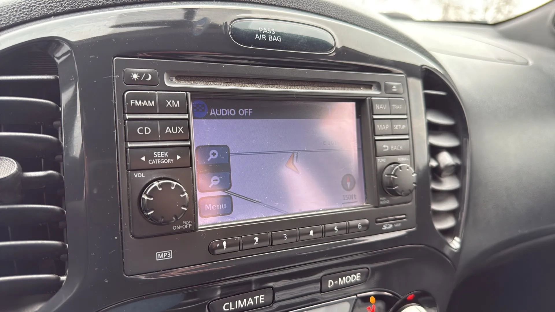 Used 2011 Nissan Juke SL image 4