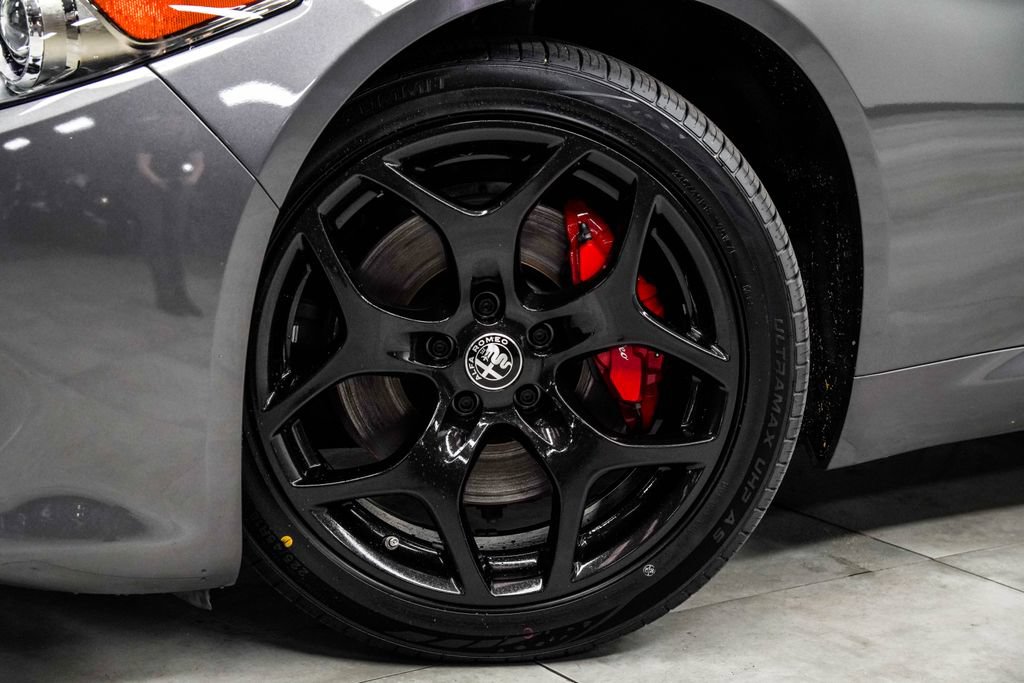 Used 2023 Alfa Romeo Giulia Ti AWD/4WD image 6