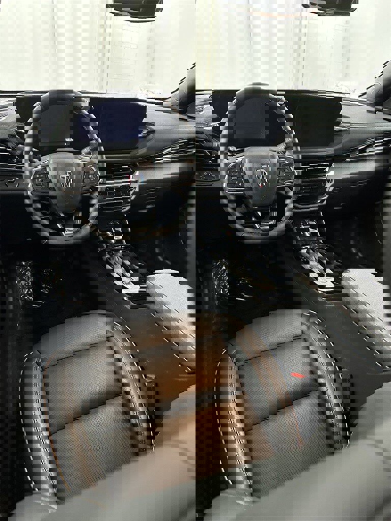 Used 2025 Buick Envista Avenir image 24