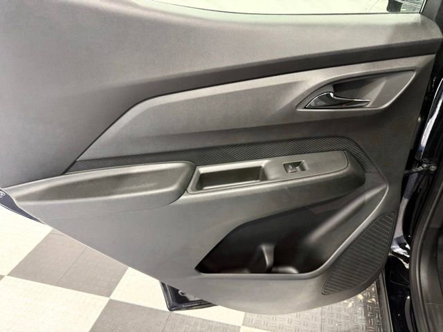 New 2027 Chevrolet Bolt LT w/ Comfort Package FWD image 17