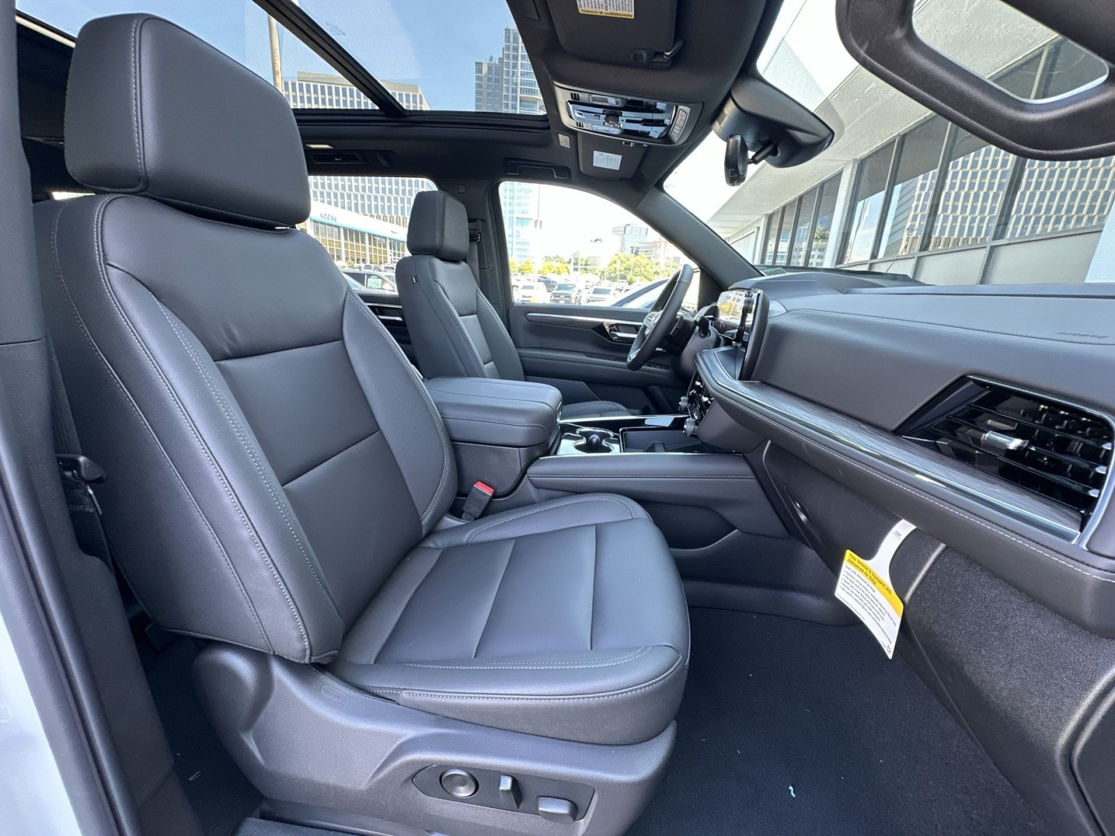 New 2026 Chevrolet Suburban LT w/ Advanced Technology Package AWD/4WD image 28