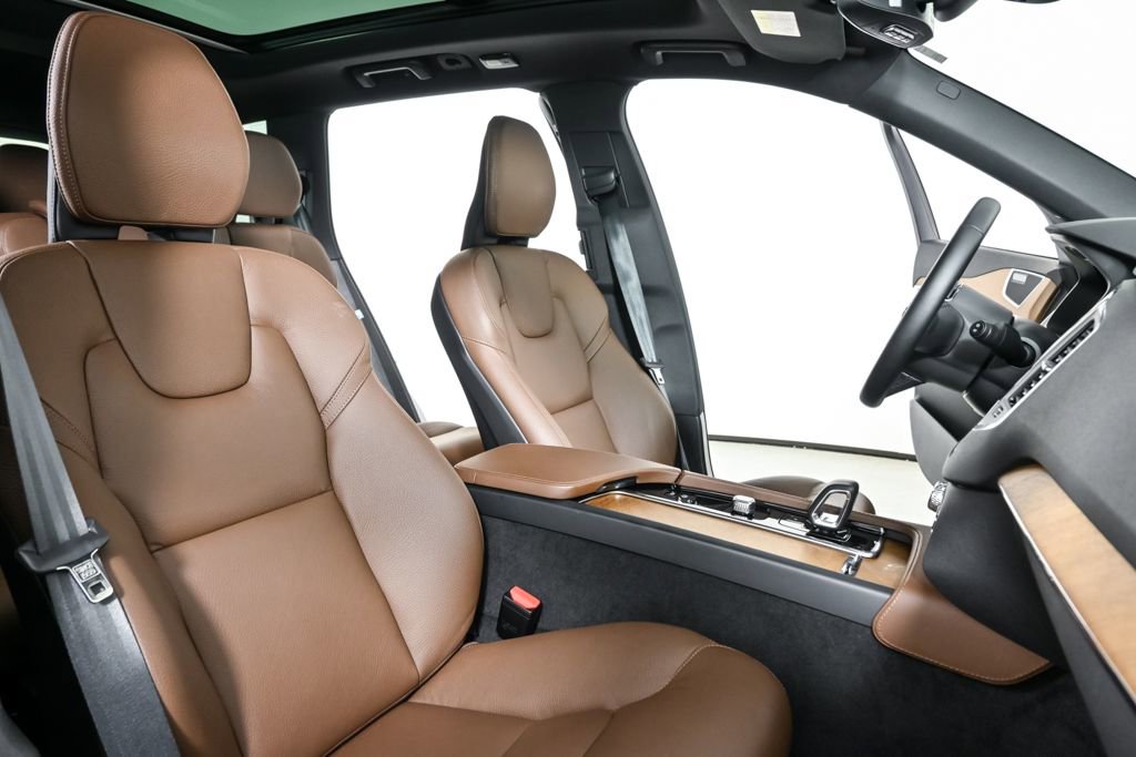 Certified 2024 Volvo XC90 T8 Core image 24