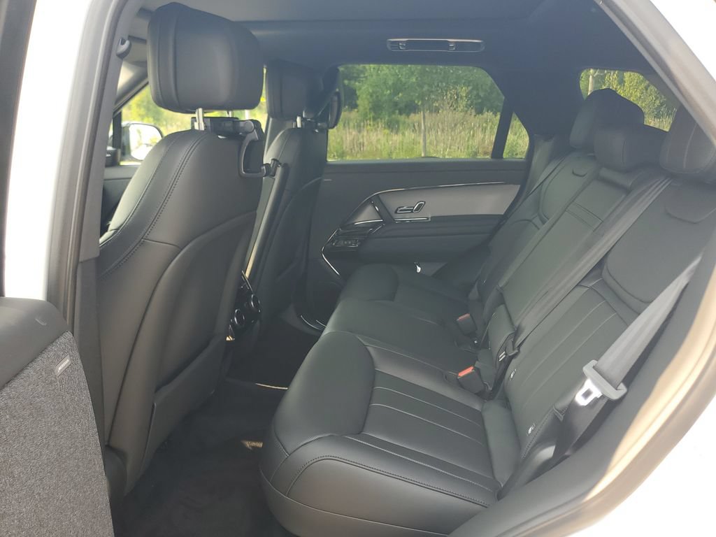 New 2026 Land Rover Range Rover Sport SE AWD/4WD image 24