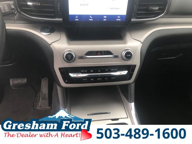 Used 2024 Ford Explorer XLT w/ Equipment Group 202A AWD/4WD image 23