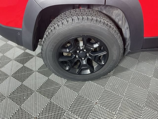 Used 2019 Jeep Cherokee Trailhawk AWD/4WD image 19
