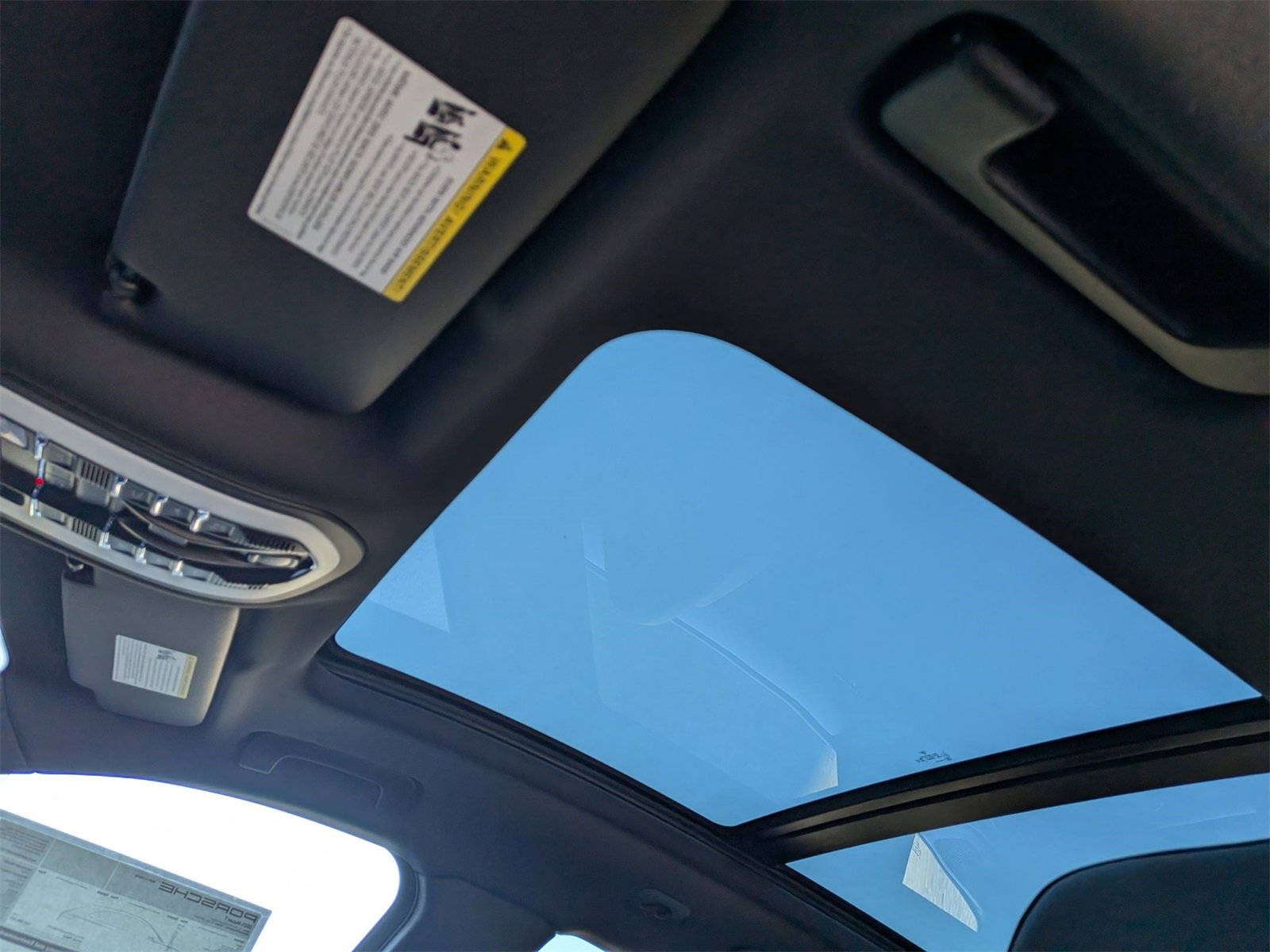 New 2025 Porsche Macan image 27