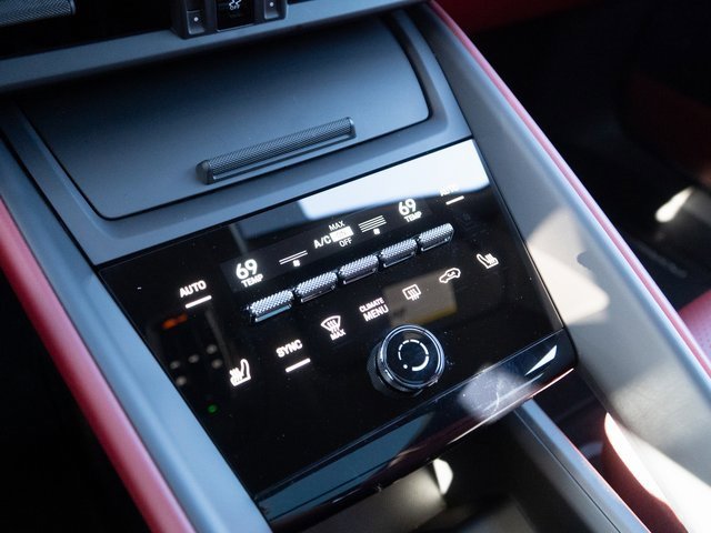 Certified 2024 Porsche Macan 4 Electric image 27