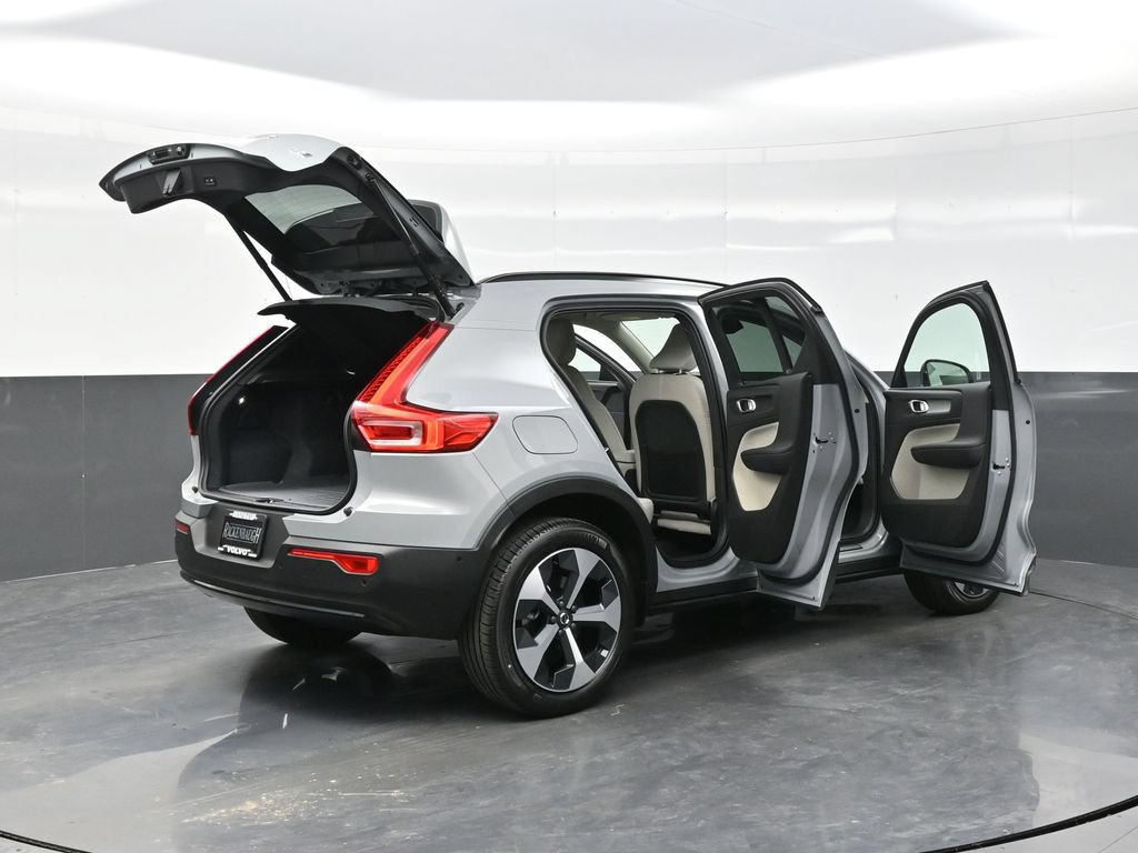 New 2026 Volvo XC40 B5 Plus w/ Protection Package Premier AWD/4WD image 45