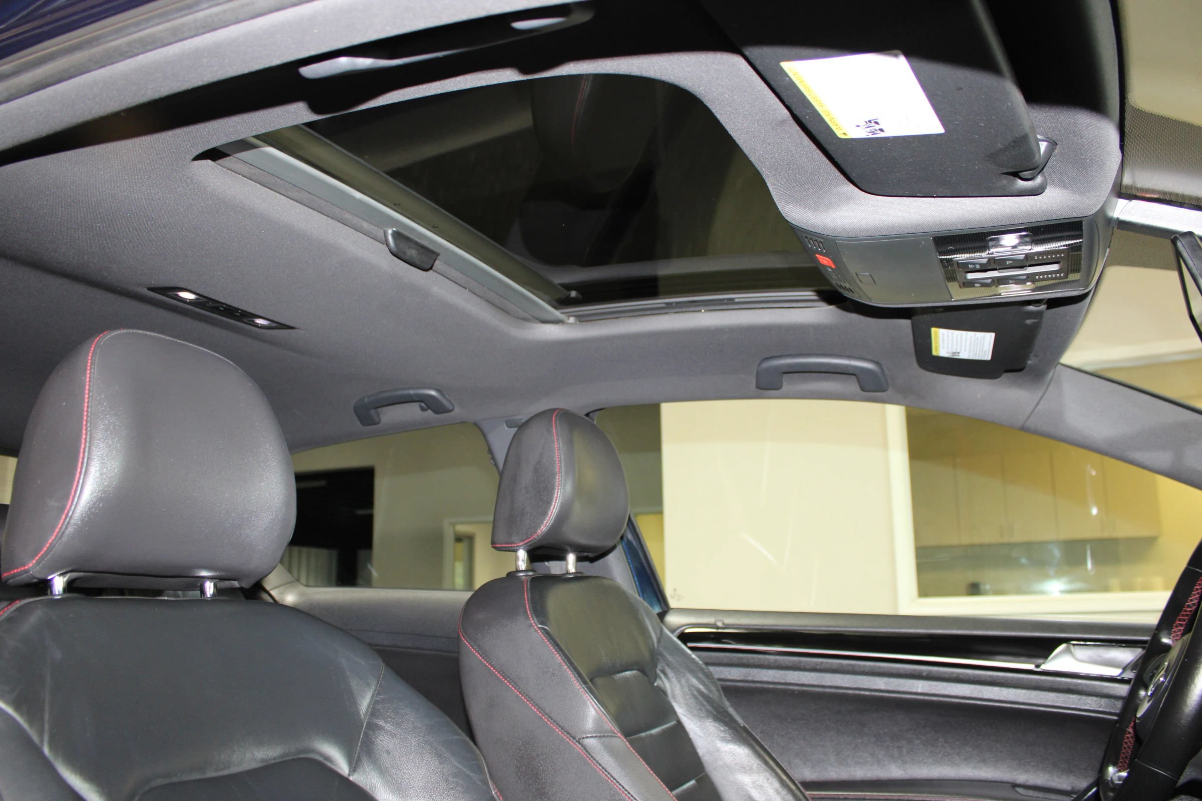 Used 2015 Volkswagen GTI SE FWD image 28