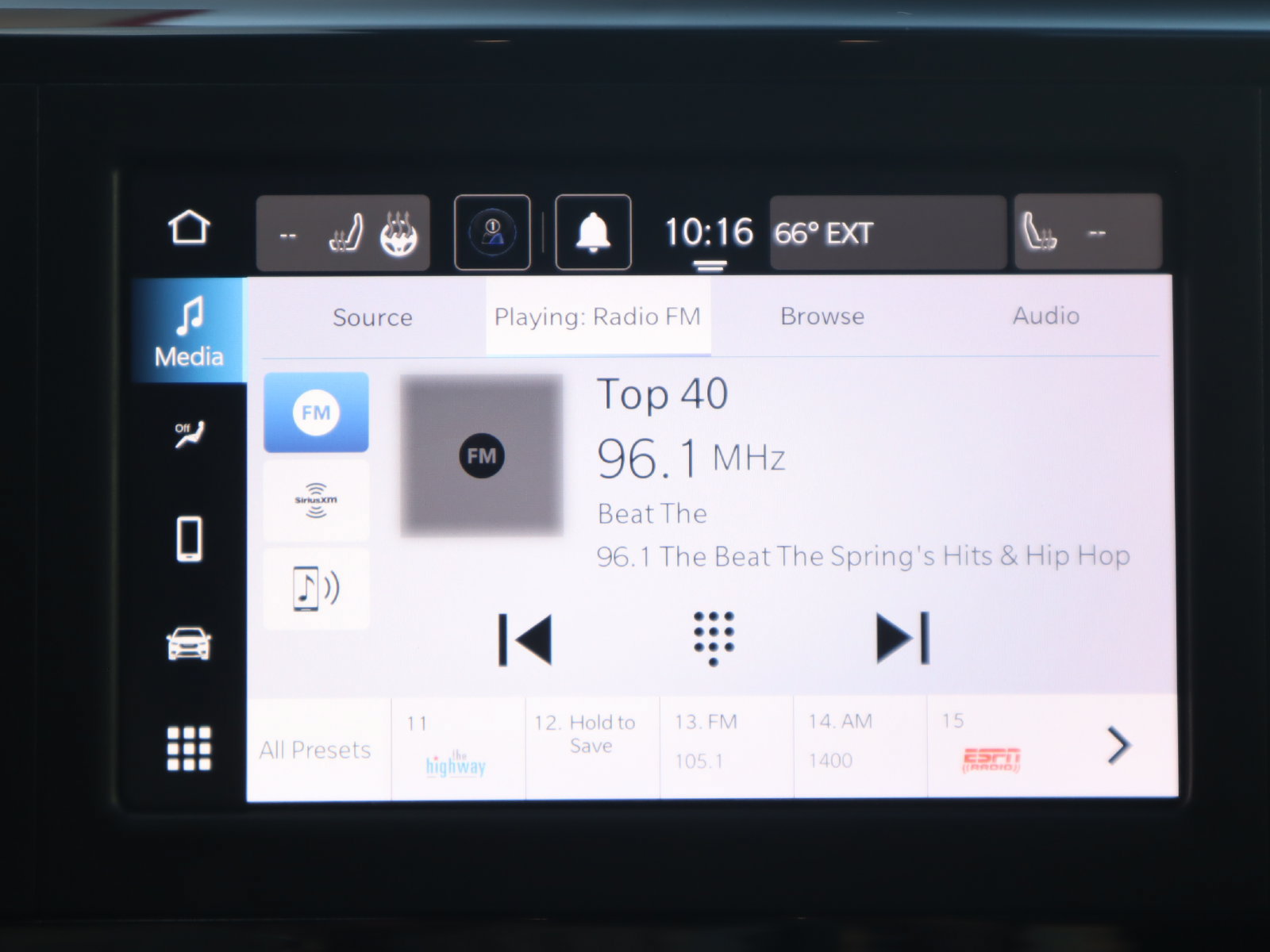 Used 2024 Chrysler Voyager LX FWD image 39