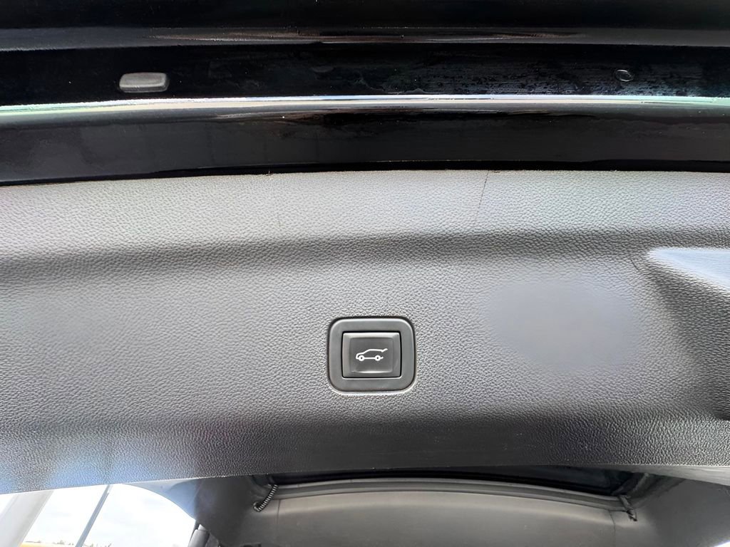 Used 2021 GMC Yukon SLT image 25