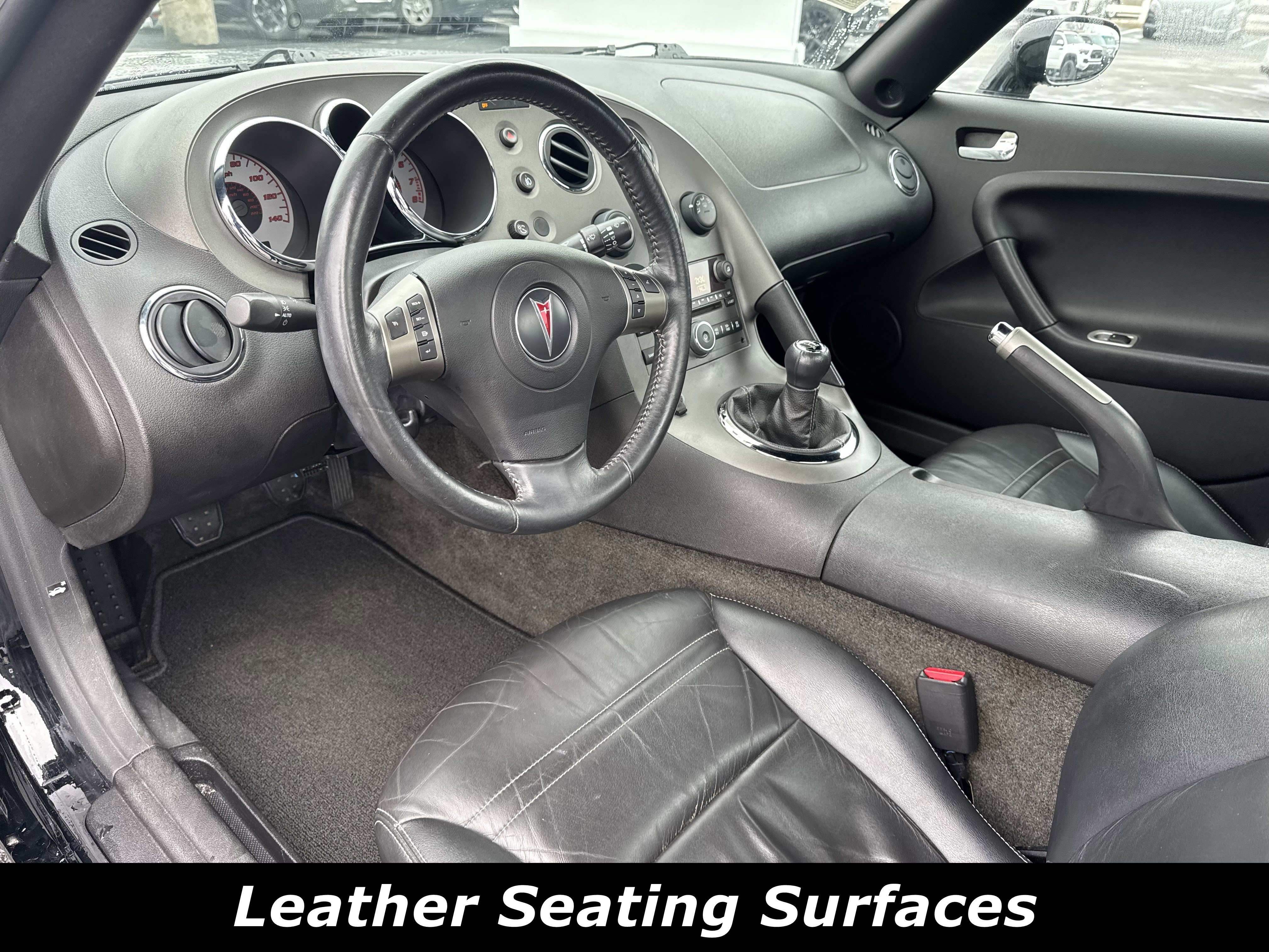 Used 2007 Pontiac Solstice Convertible w/ Premium Package image 4