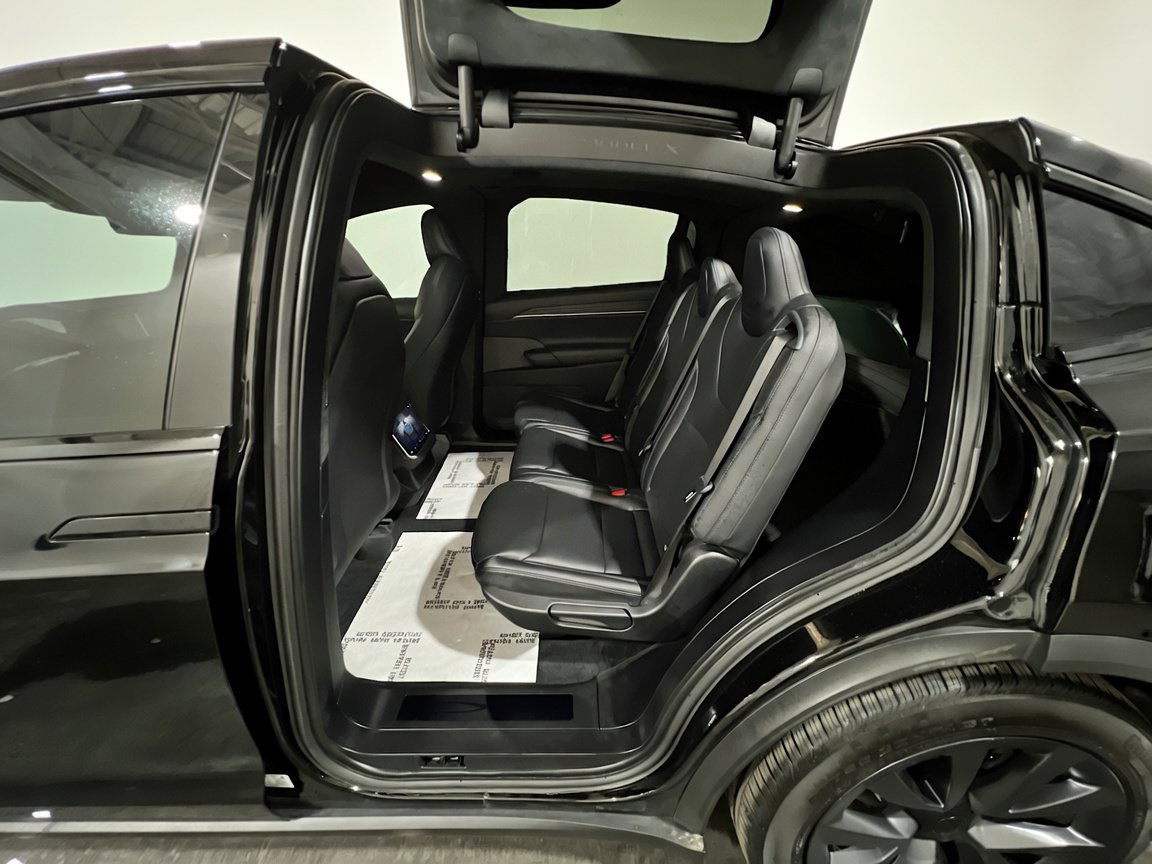 Used 2025 Tesla Model X AWD/4WD image 17