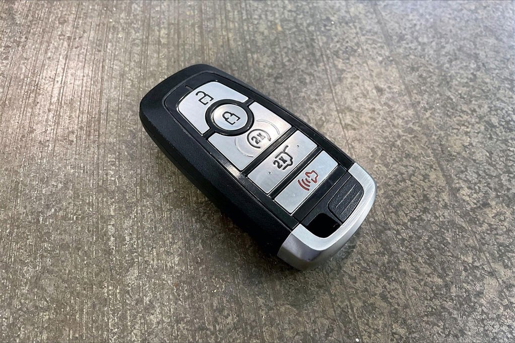 Used 2024 Ford Edge SEL w/ Convenience Package image 11