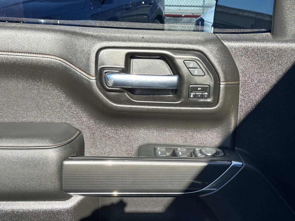 Used 2022 GMC Sierra 1500 AT4 w/ AT4 Premium Package image 27