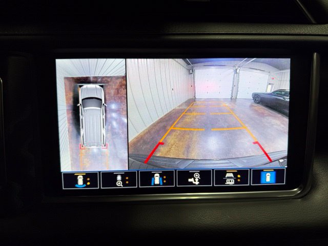 Used 2021 GMC Yukon Denali w/ Denali Premium Package AWD/4WD image 46